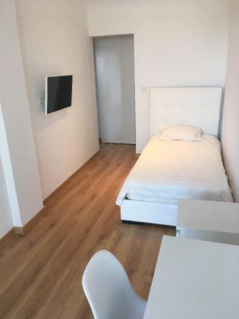 Bedrooms In Modern Guest House Αλμάδα Εξωτερικό φωτογραφία